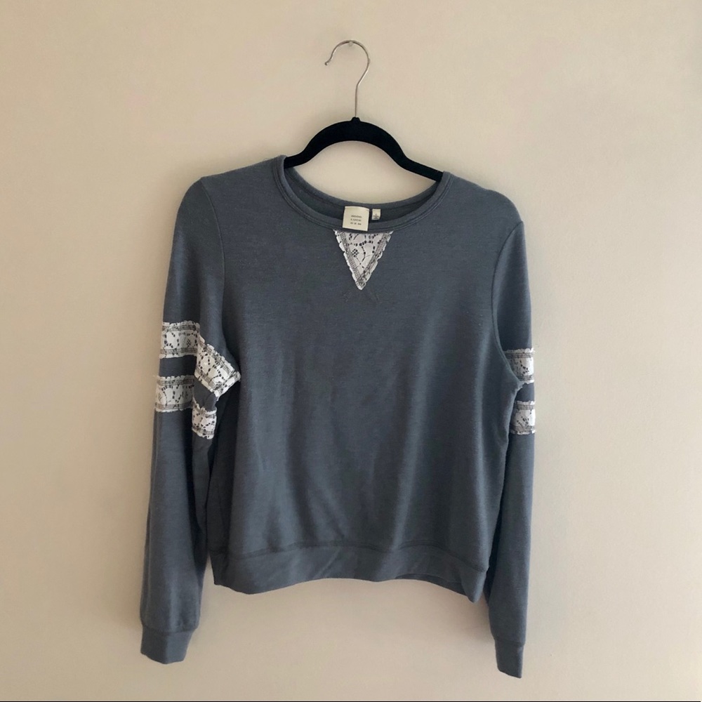 Lightweight sweatshirt